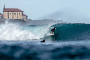 Cursos de surf en País vasco